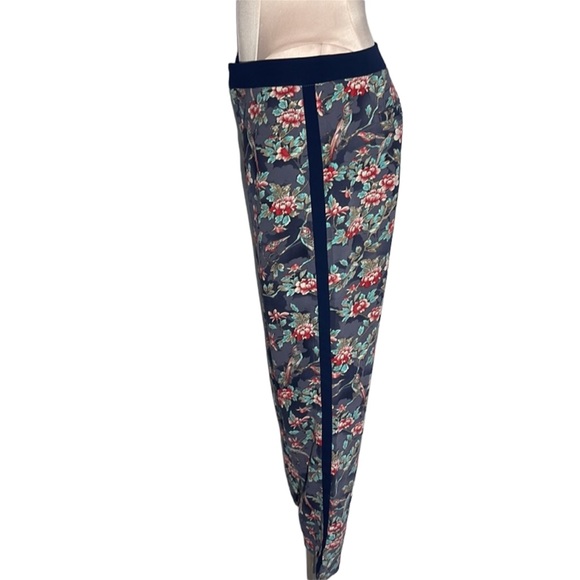 Elevenses - Anthropologie pants. Flowered print on grey background. Size 4 - Picture 6 of 16
